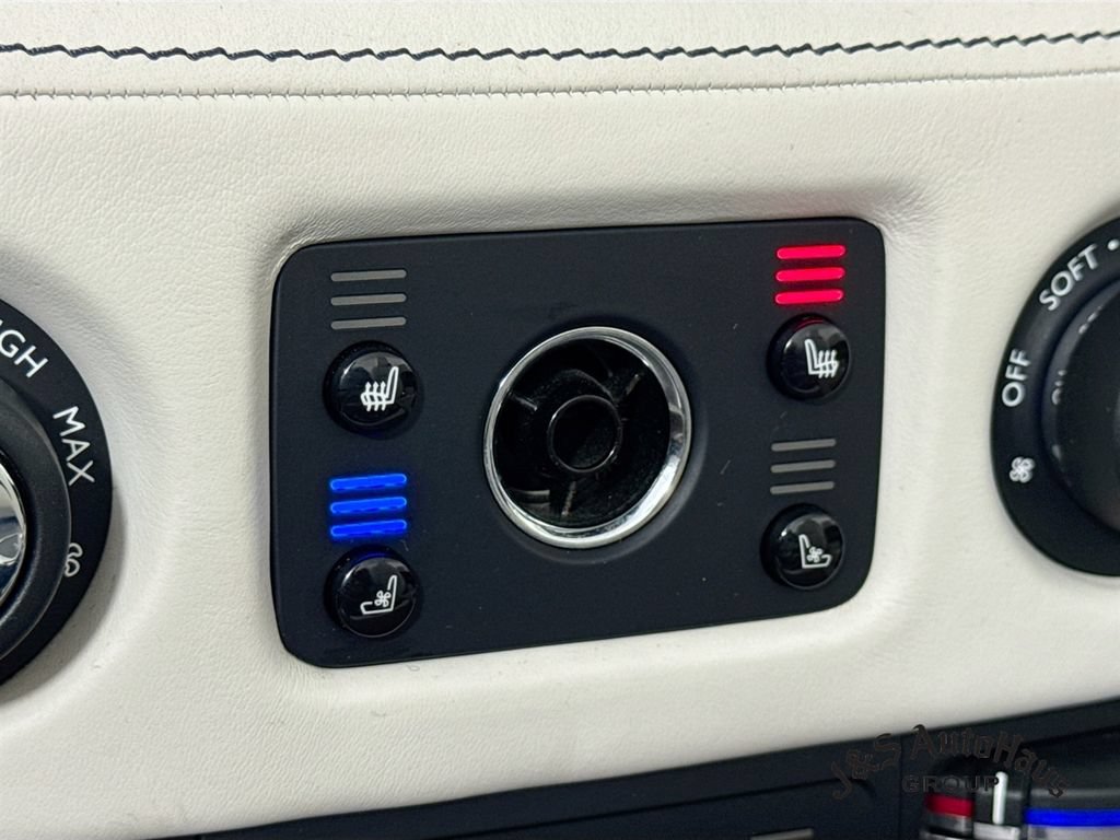 Used 2017 Rolls-Royce Dawn RWD image 27