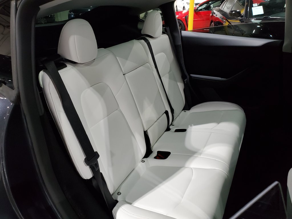 Used 2024 Tesla Model Y Long Range AWD/4WD image 38