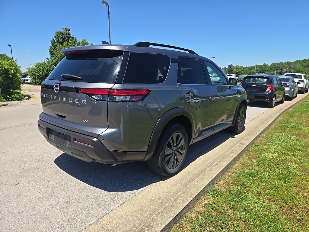 Used 2022 Nissan Pathfinder SV FWD image 3