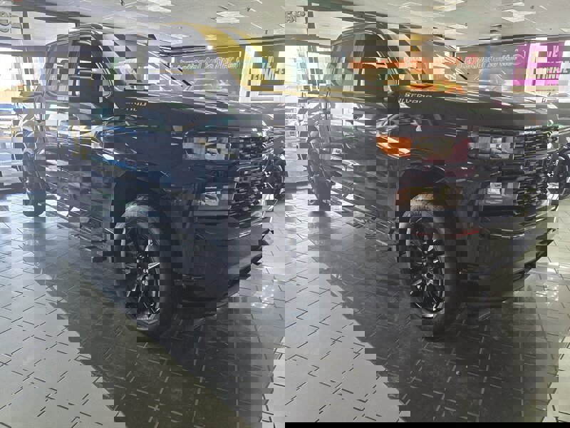 Used 2020 Chevrolet Silverado 1500 Custom w/ Custom Value Package image 3