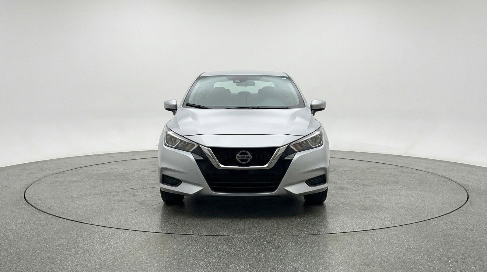 Used 2025 Nissan Versa SV image 2