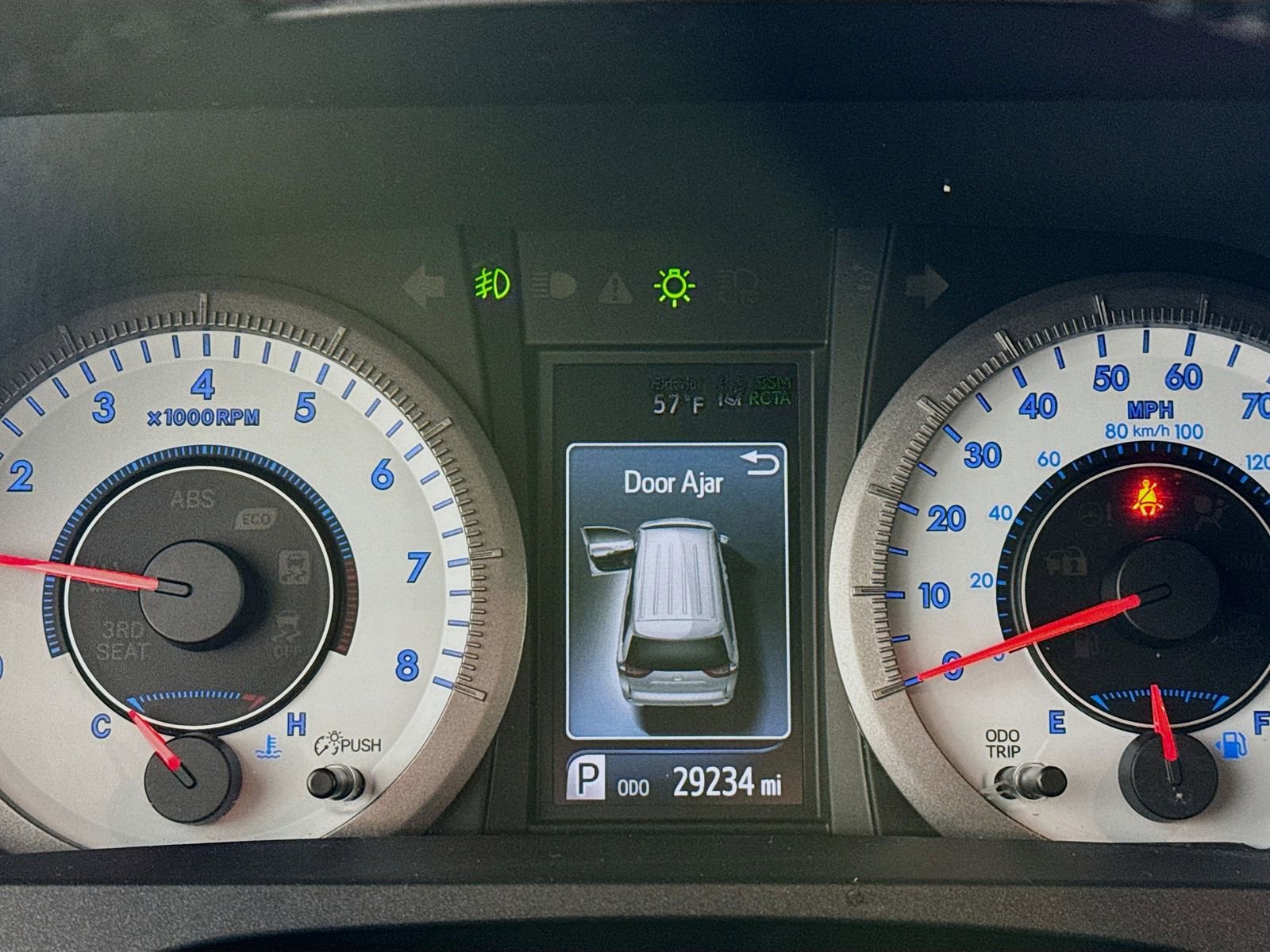 Used 2020 Toyota Sienna SE w/ SE Preferred Package image 10