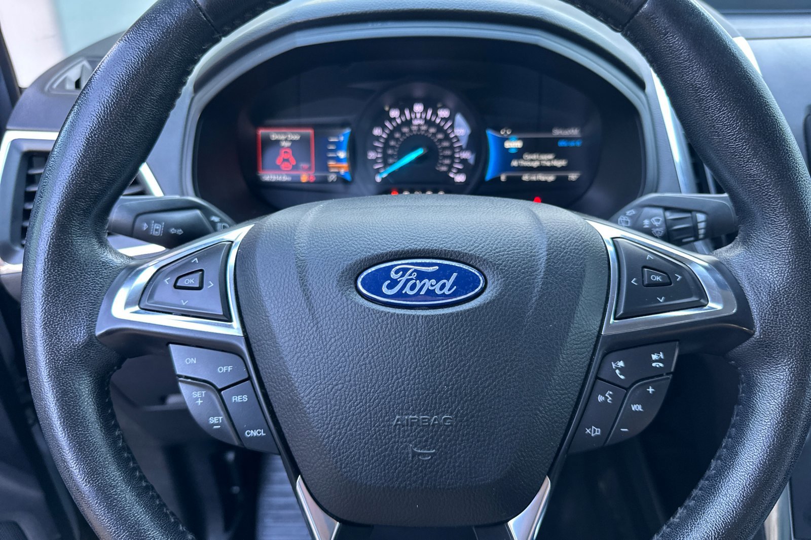 Used 2022 Ford Edge Titanium image 23