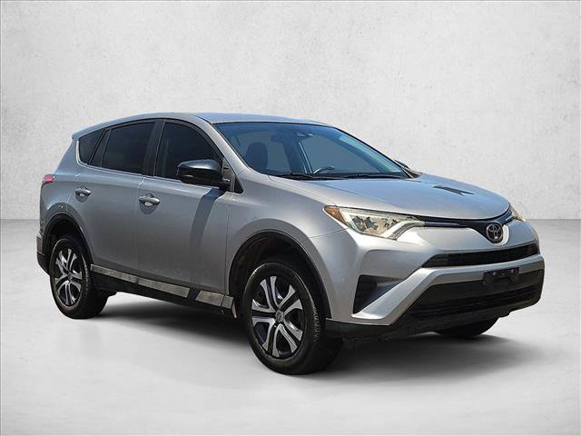 Used 2018 Toyota RAV4 LE FWD video 3
