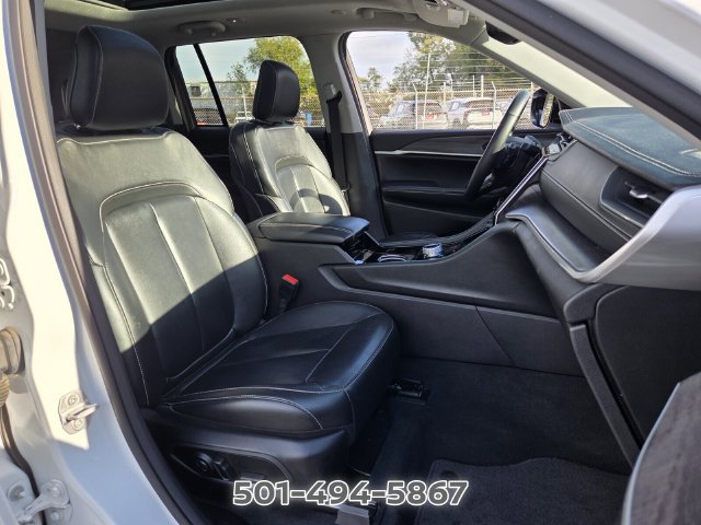 Used 2022 Jeep Grand Cherokee Limited AWD/4WD image 15
