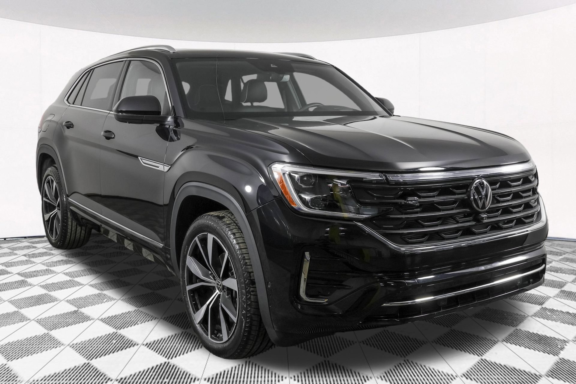 Used 2025 Volkswagen Atlas Cross Sport SEL Premium R-Line AWD/4WD image 16