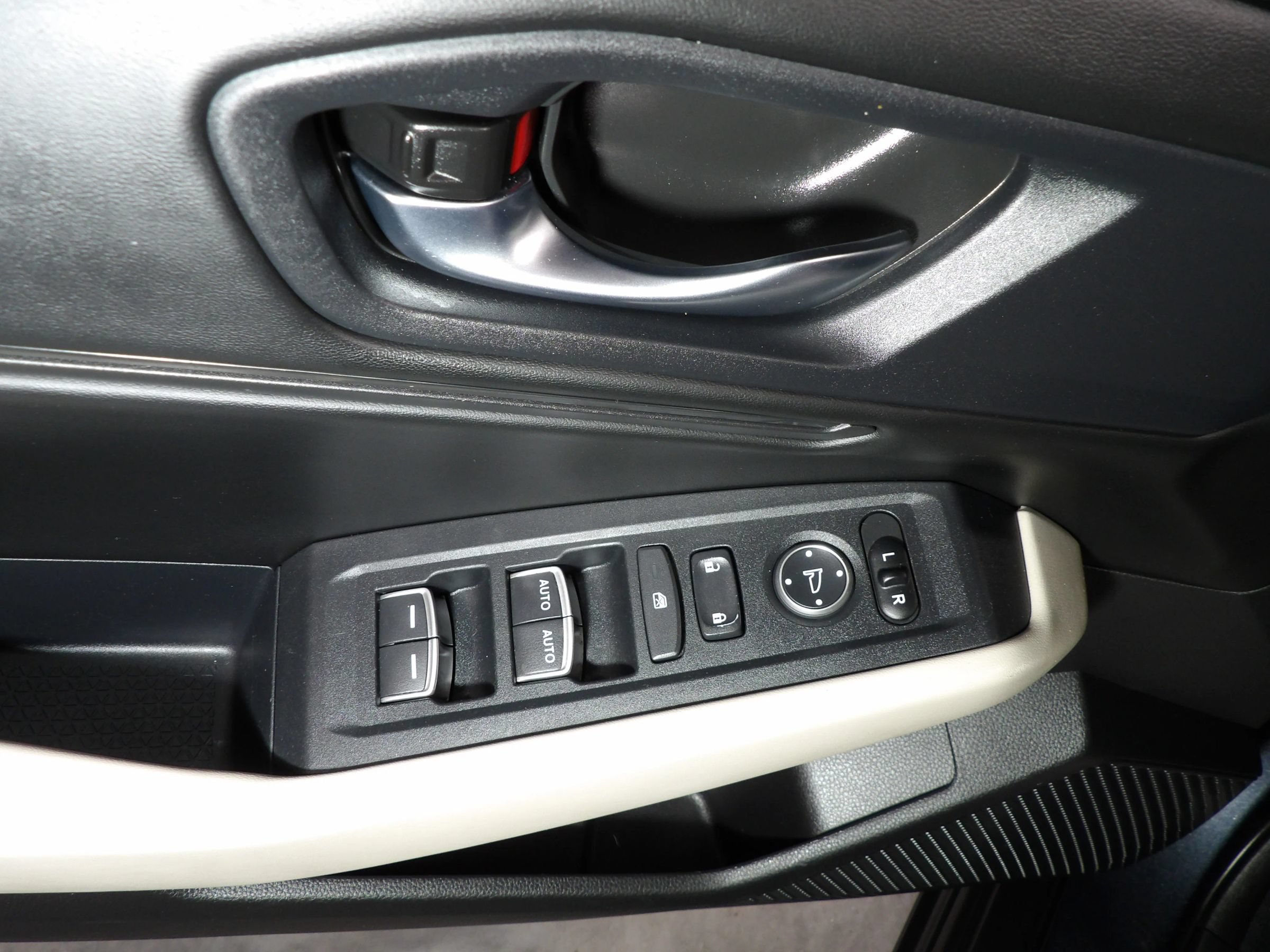 Used 2023 Honda Accord EX image 9