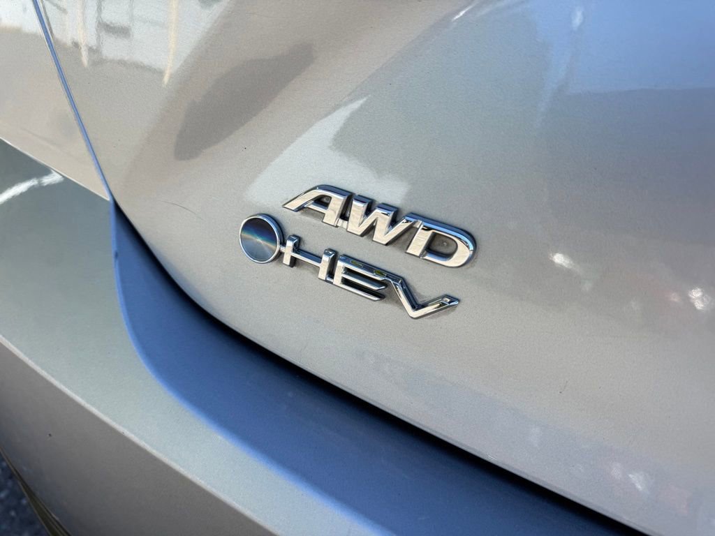 Used 2025 Toyota Camry LE w/ Convenience Package image 8