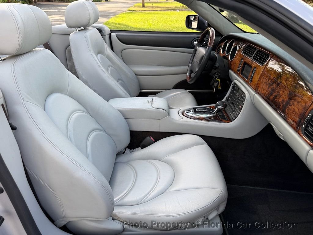 Used 2005 Jaguar XK8 Convertible image 36