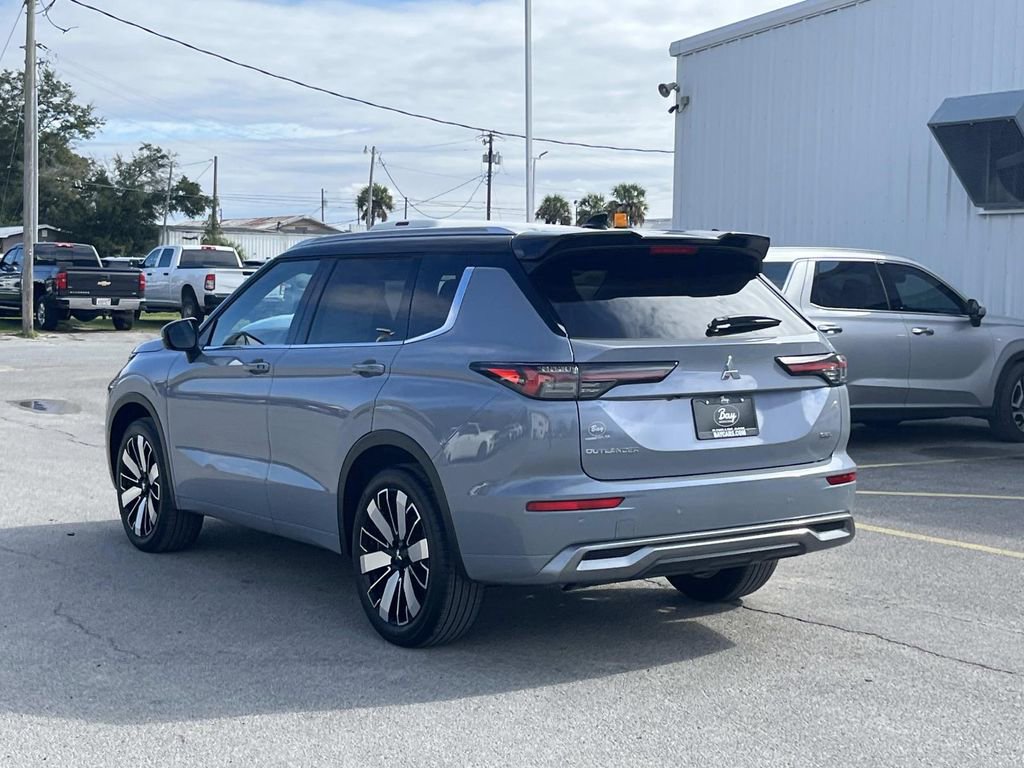 New 2026 Mitsubishi Outlander SEL FWD image 3