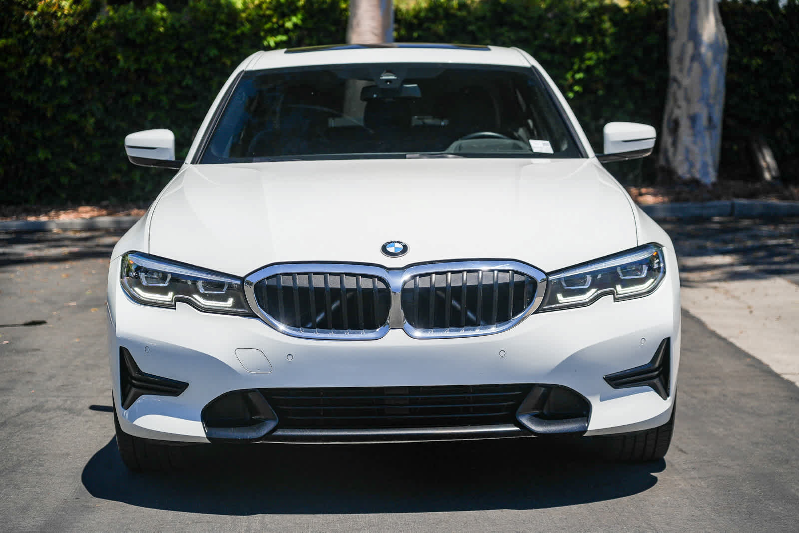 Used 2019 BMW 330i xDrive Sedan w/ Premium Package AWD/4WD image 4