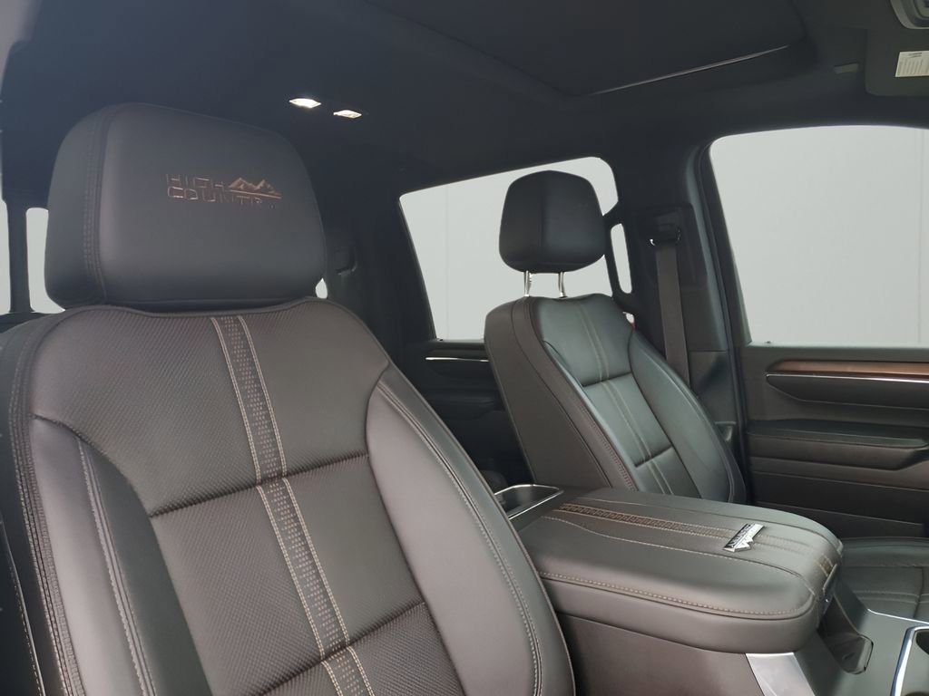 Used 2024 Chevrolet Silverado 2500 High Country w/ Midnight Edition image 15