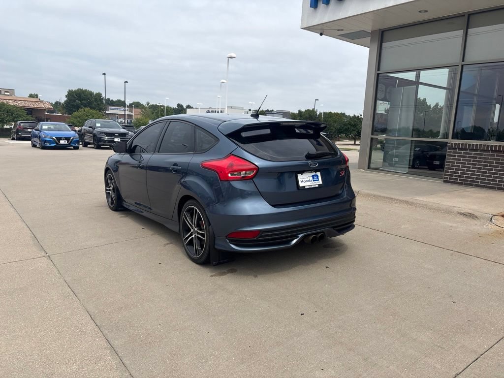 Used 2018 Ford Focus ST FWD image 7