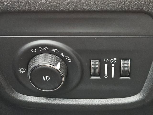 New 2025 Jeep Grand Cherokee Limited w/ Luxury Tech Group II image 18