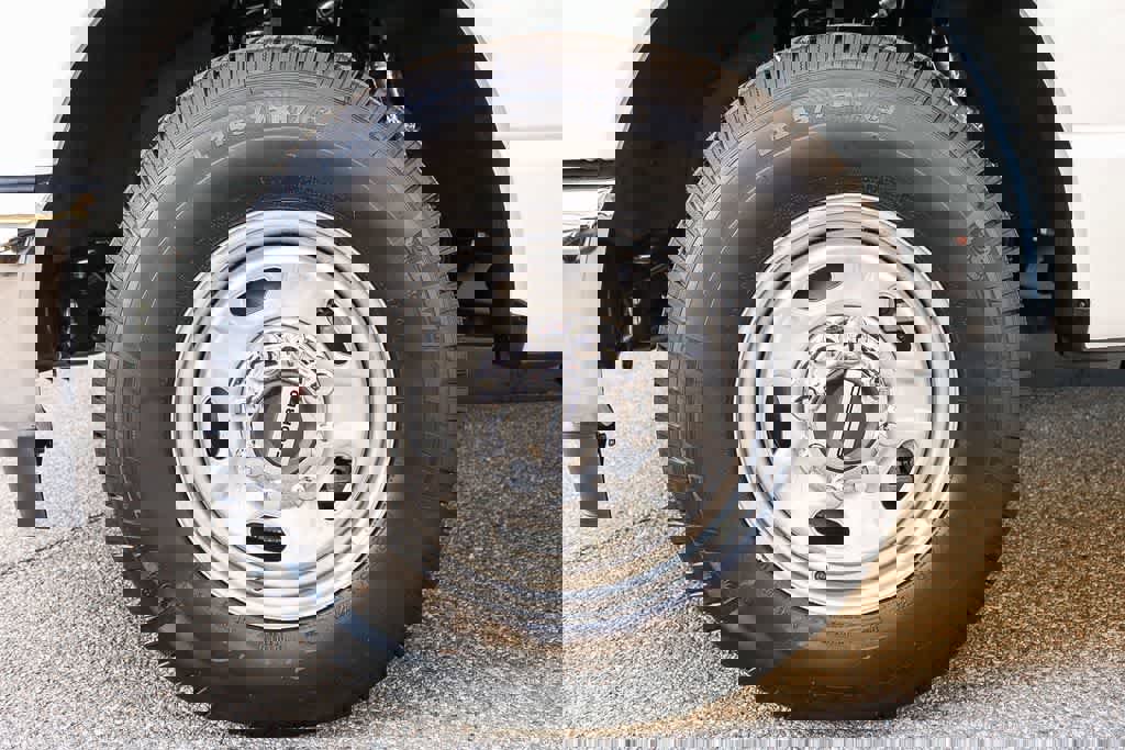 New 2026 Ford F250 XL w/ XL Chrome Package image 17