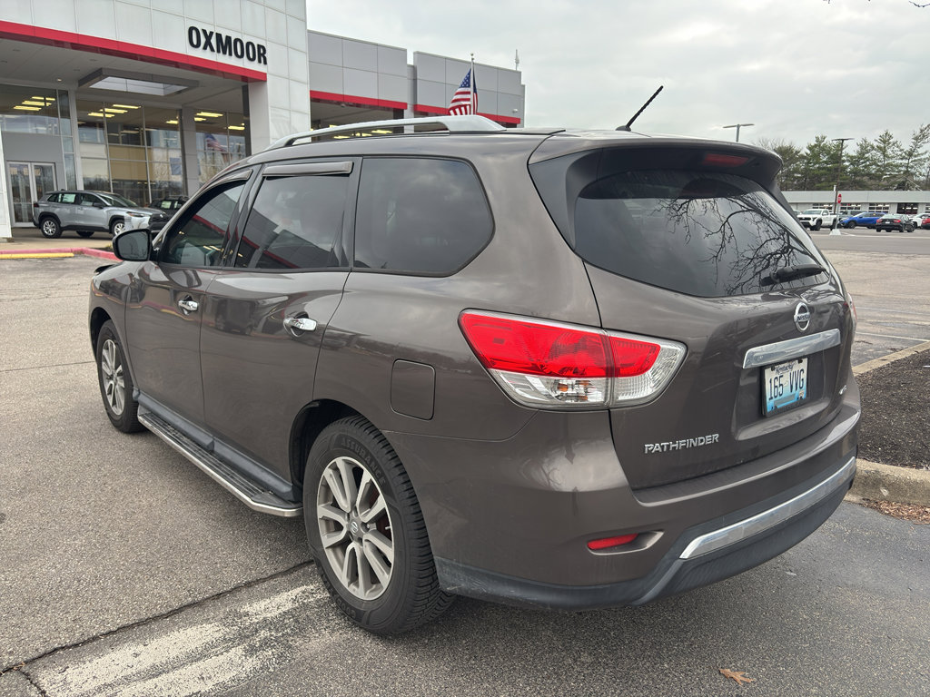 Used 2016 Nissan Pathfinder S image 4
