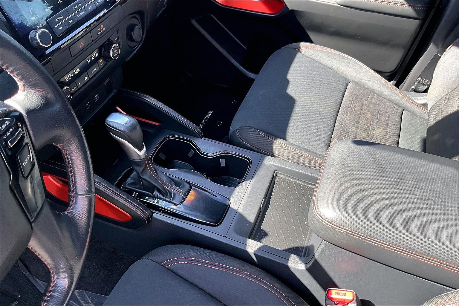 Used 2022 Nissan Frontier Pro-X RWD image 13