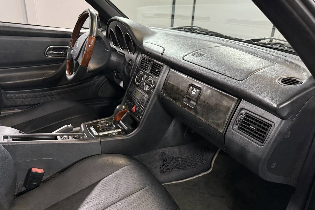 Used 2001 Mercedes-Benz SLK 320 image 17