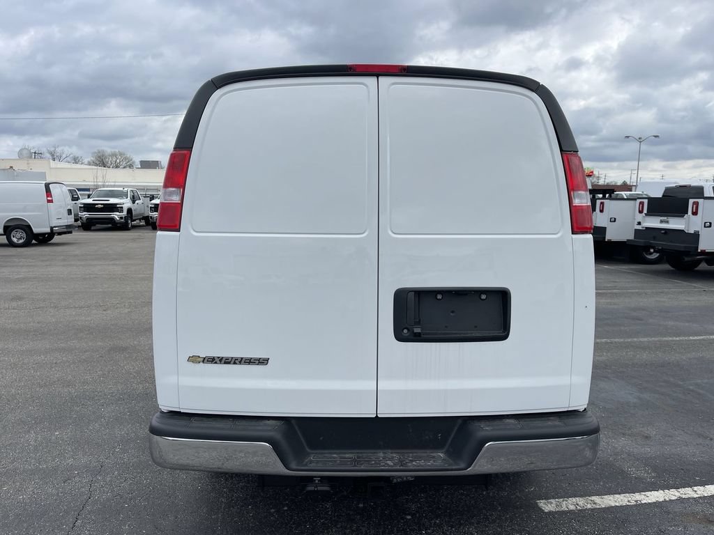 New 2026 Chevrolet Express 2500 w/ Driver Convenience Package RWD image 4