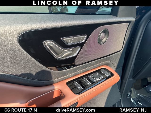 Used 2026 Lincoln Aviator Reserve AWD/4WD image 14