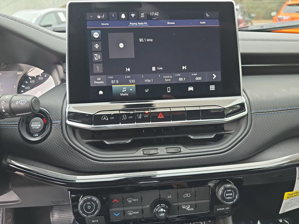 New 2026 Jeep Compass Latitude image 20