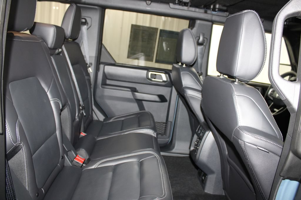 Used 2025 Ford Bronco Outer Banks AWD/4WD image 31