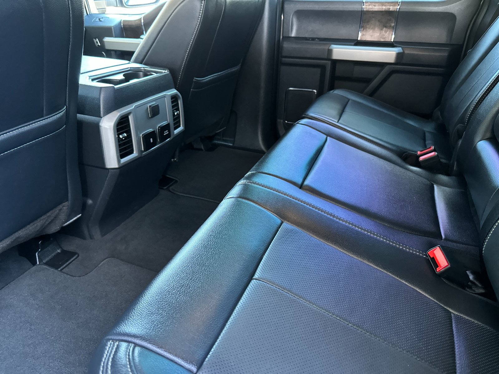 Certified 2022 Ford F250 Lariat w/ Lariat Ultimate Package image 12