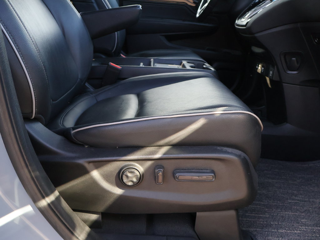 Certified 2025 Honda Odyssey Touring image 10