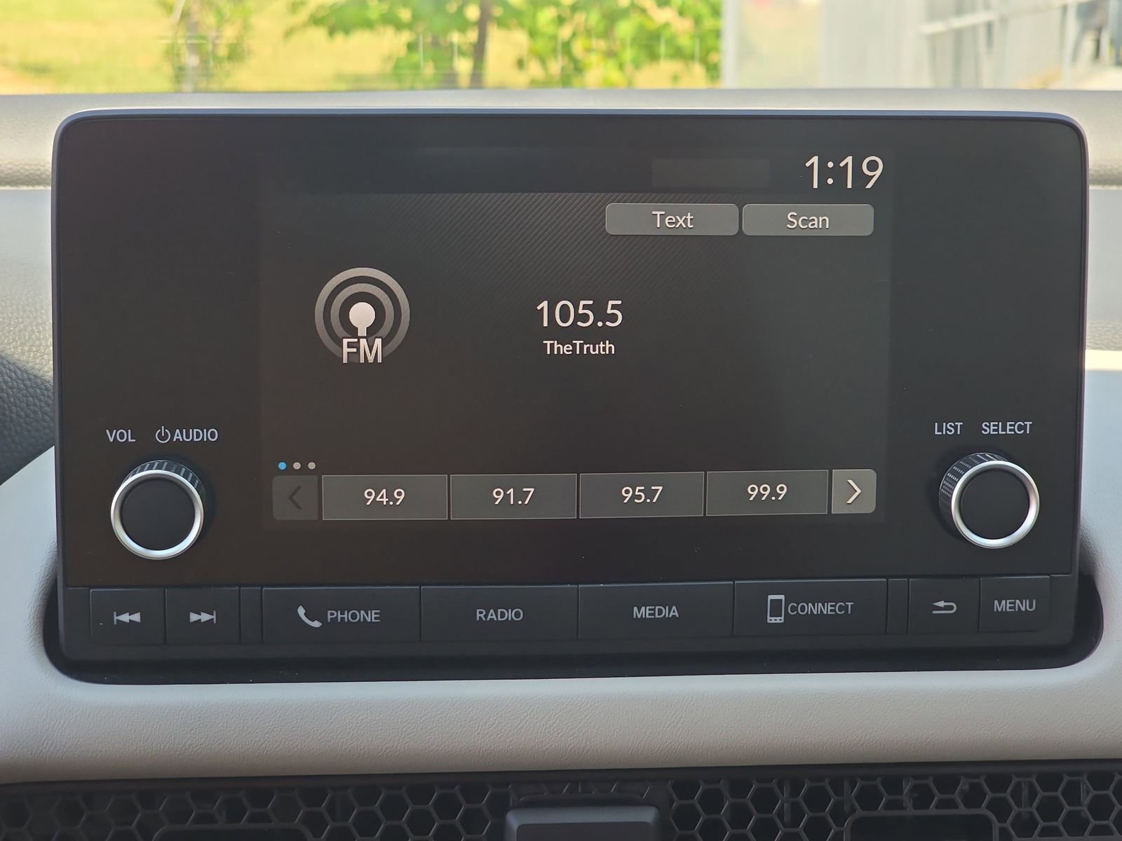 Used 2025 Honda HR-V LX image 26