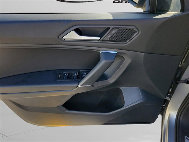 Used 2020 Volkswagen Tiguan SE R-Line image 24