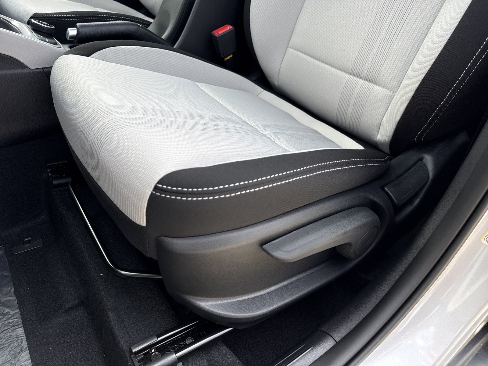 New 2026 Hyundai Venue SEL FWD image 11