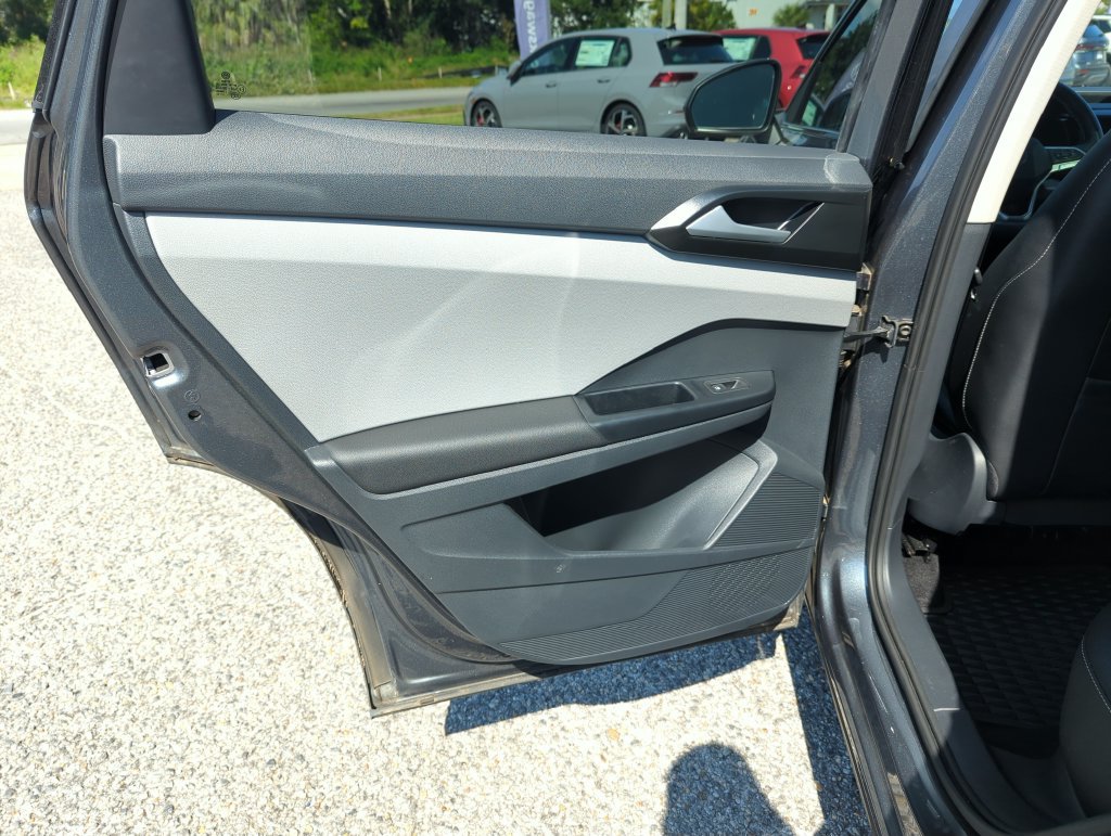 Certified 2023 Volkswagen Taos SE w/ Panoramic Sunroof Package FWD image 29