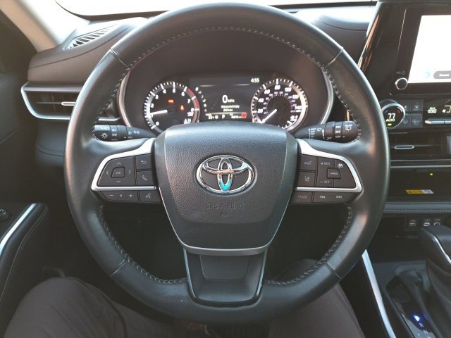 Used 2024 Toyota Highlander XLE image 9