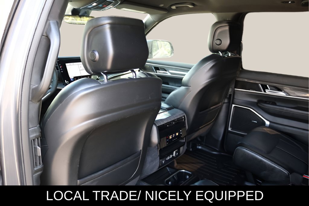 Used 2022 Jeep Wagoneer Series III w/ Flexible Seating Group RWD image 11