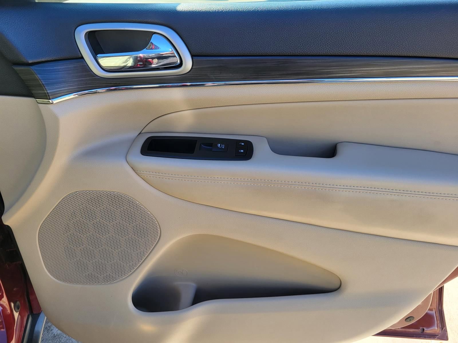 Used 2020 Jeep Grand Cherokee Limited image 14