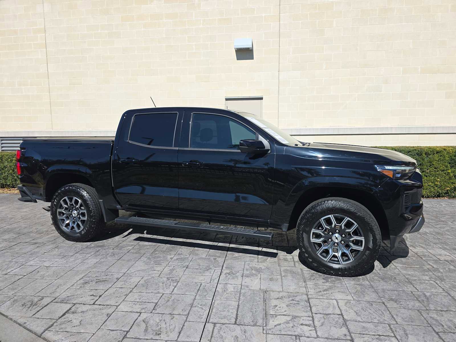 Used 2023 Chevrolet Colorado Z71 w/ Z71 Convenience Package 2