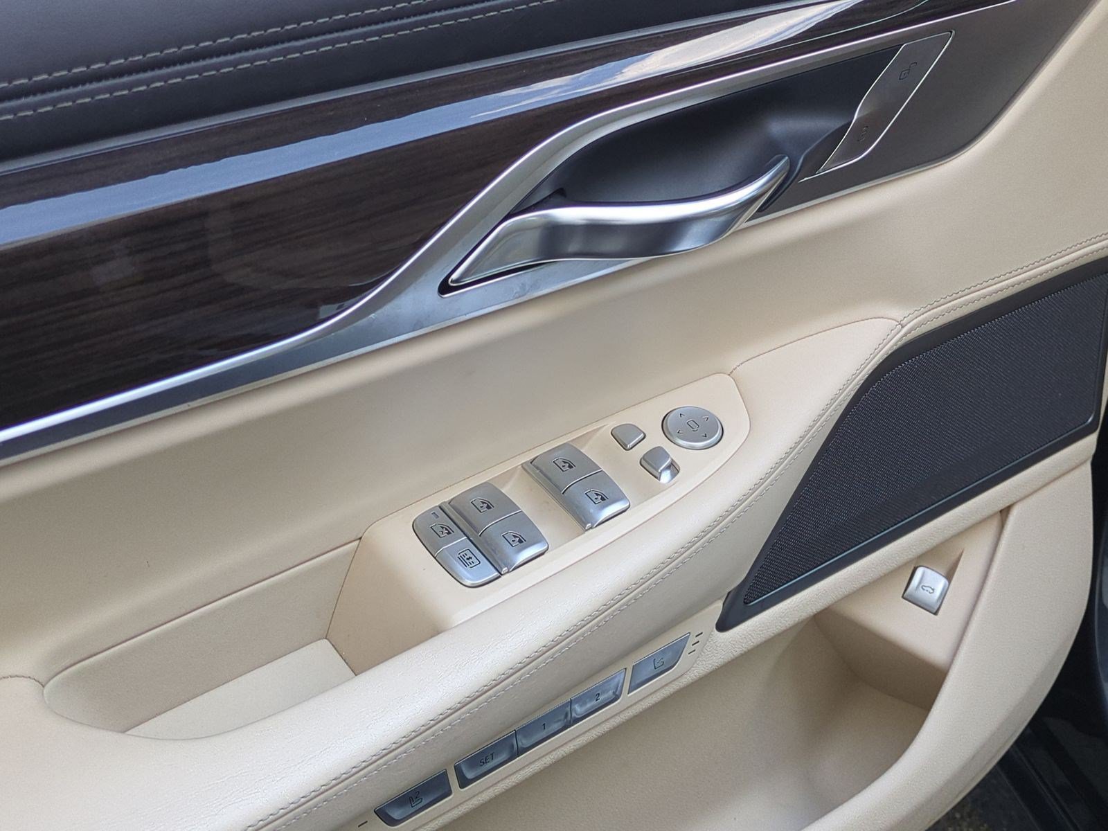 Used 2016 BMW 750i RWD image 15
