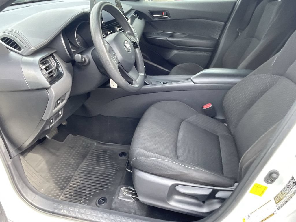 Used 2019 Toyota C-HR LE FWD image 8