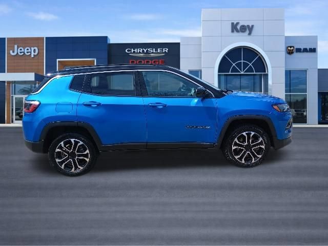 Used 2024 Jeep Compass Limited w/ Sun and Sound Group AWD/4WD image 7