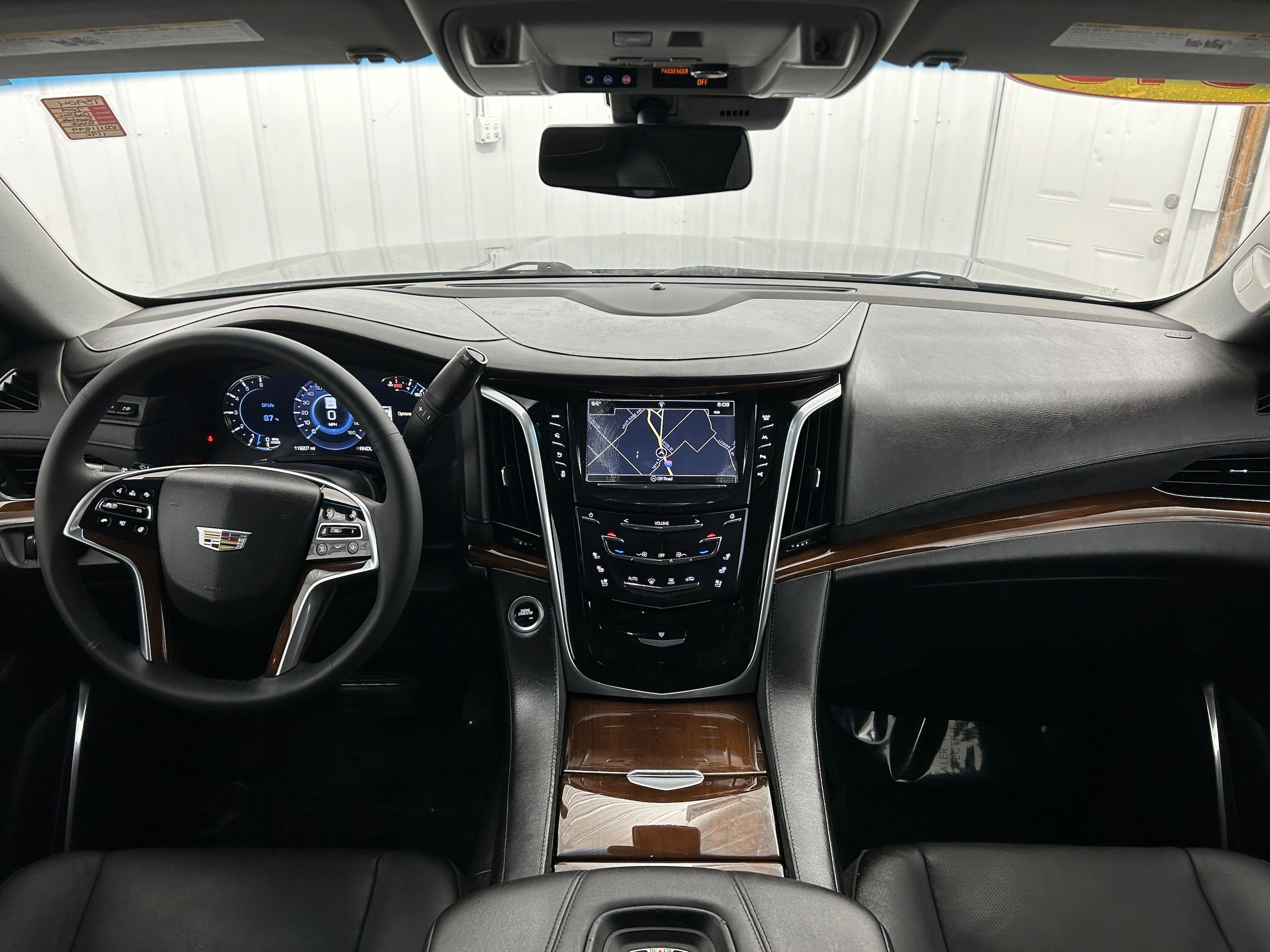 Used 2019 Cadillac Escalade Luxury AWD/4WD image 14