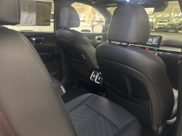 Used 2025 Kia Sorento SX Prestige image 10