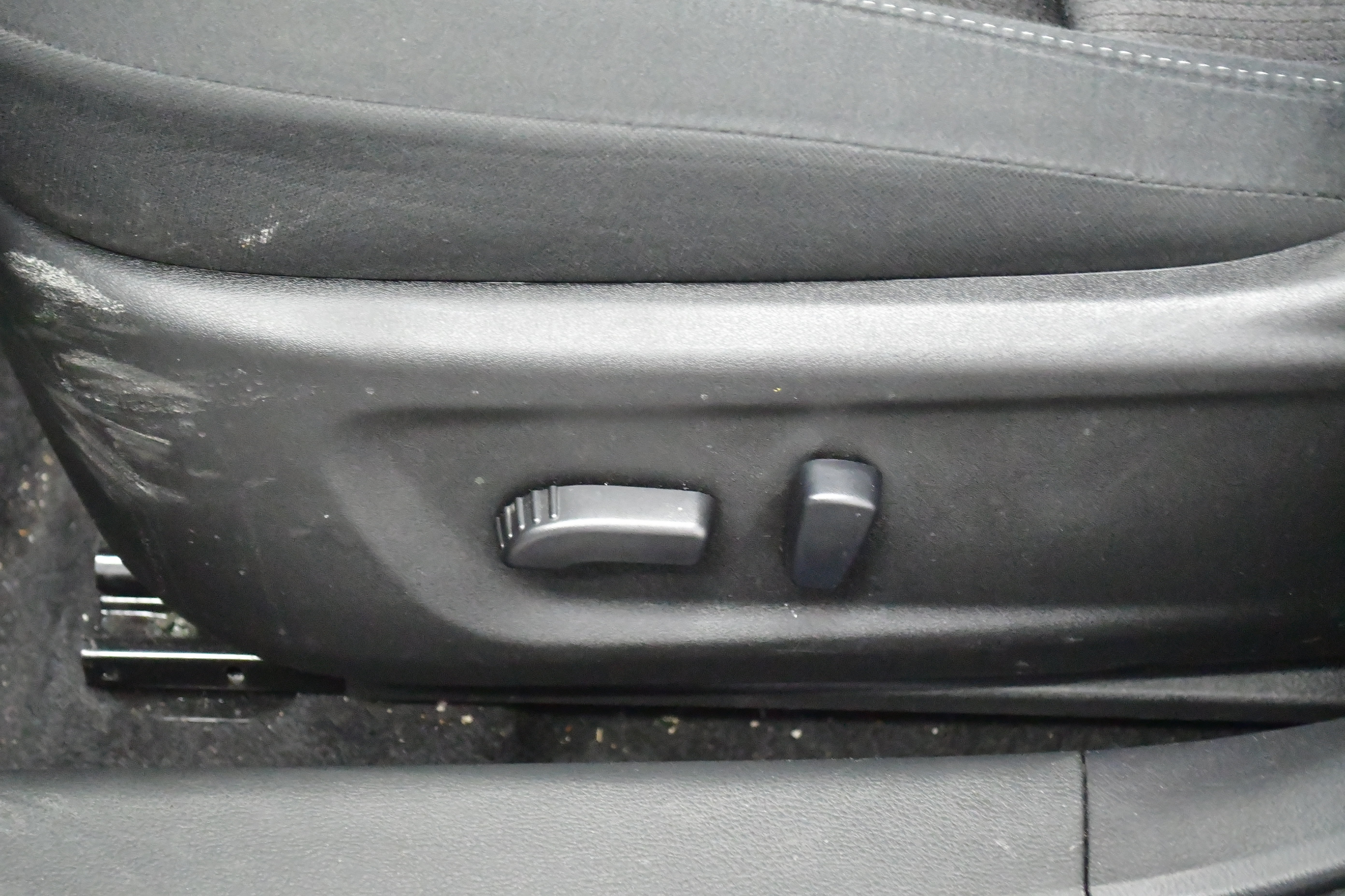 Used 2025 Nissan Altima 2.5 SV FWD image 12