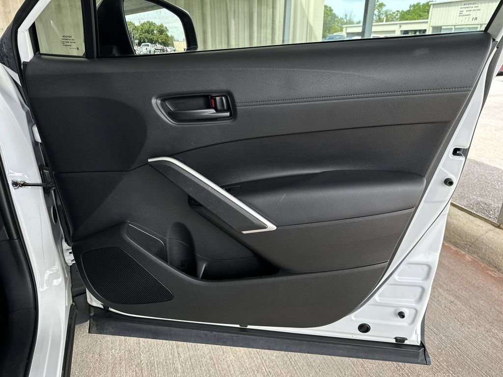 Used 2022 Toyota Corolla Cross LE image 34