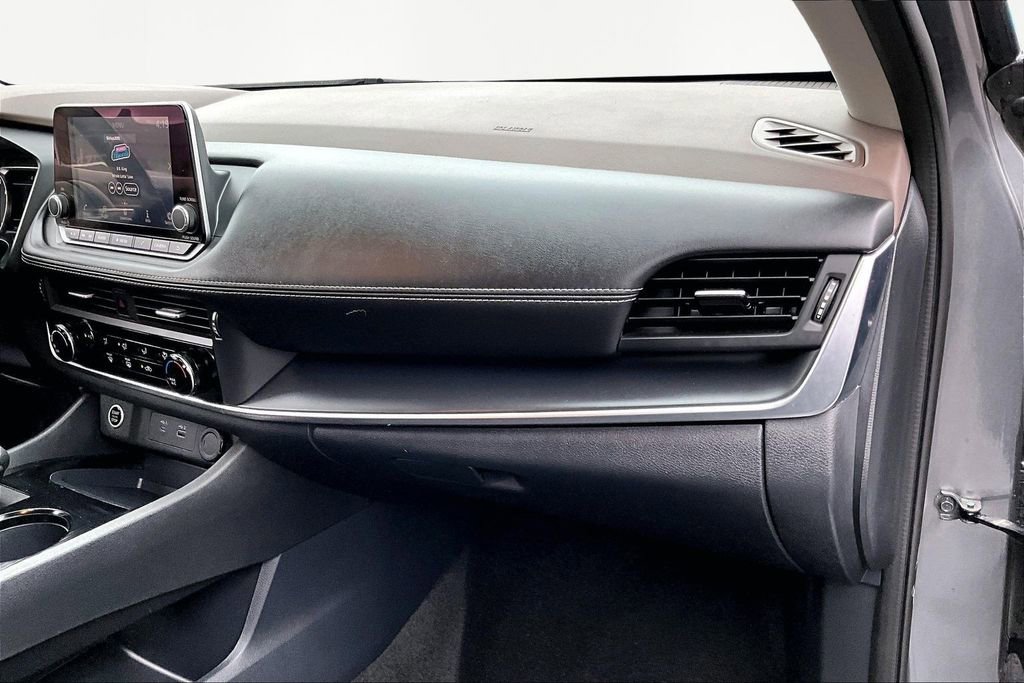 Used 2023 Nissan Rogue S image 20