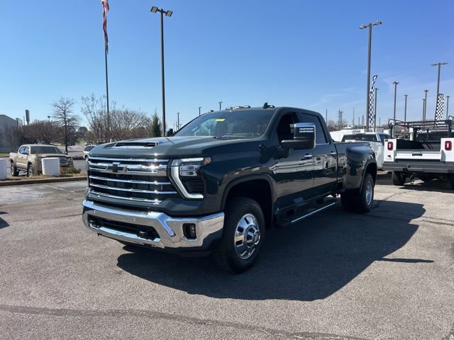 New 2026 Chevrolet Silverado 3500 LTZ w/ LTZ Plus Package AWD/4WD image 7