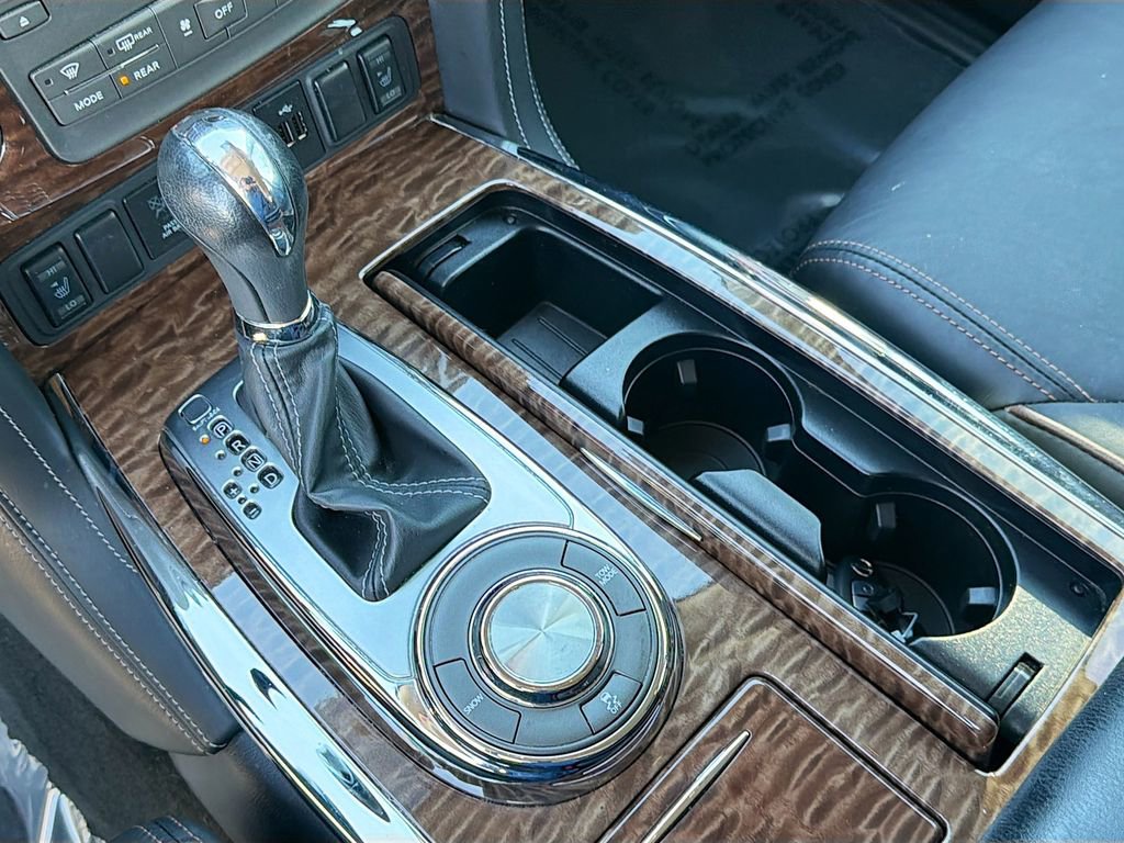 Used 2020 Nissan Armada SL image 28