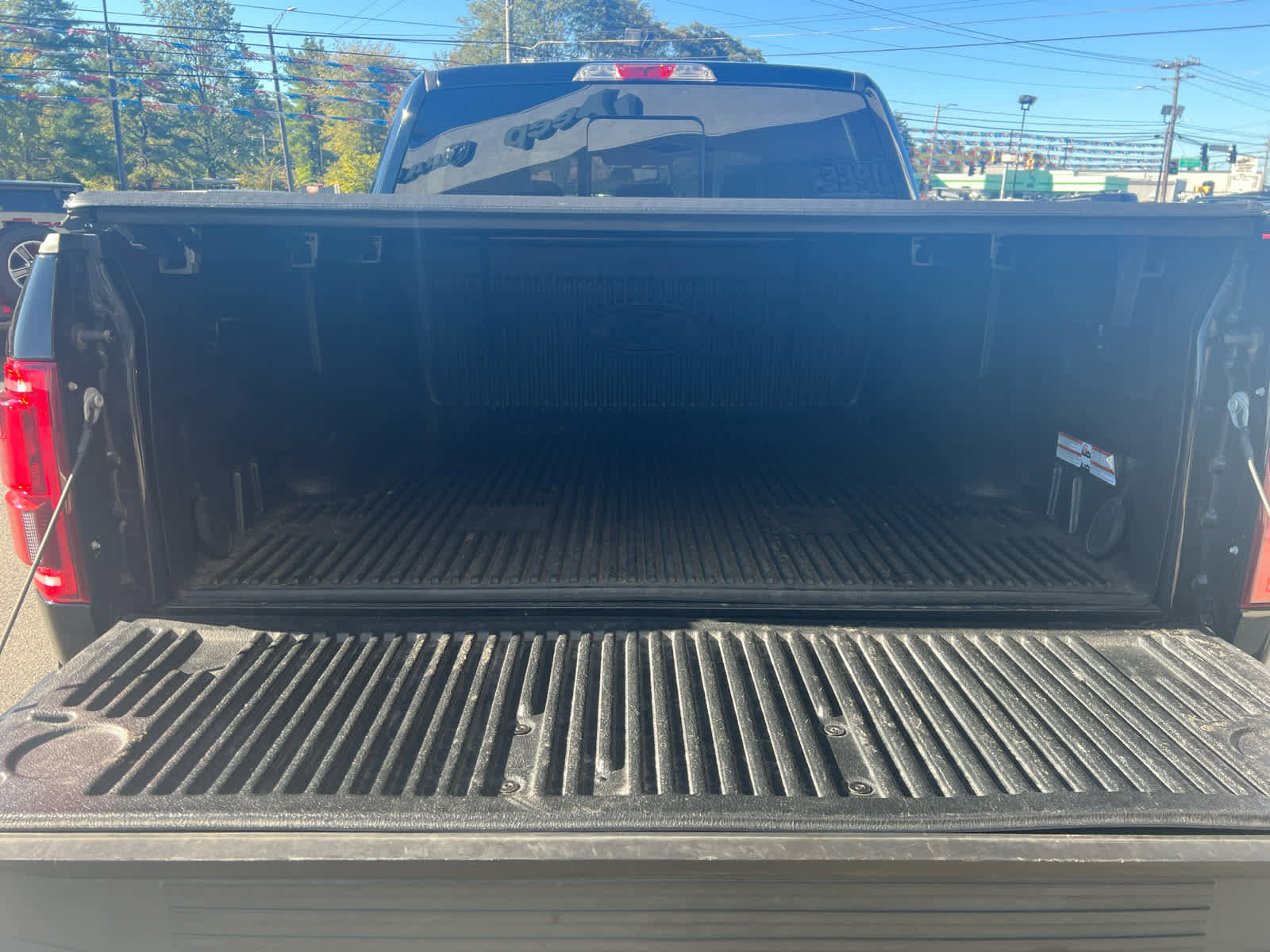 Used 2017 Ford F150 Lariat image 12