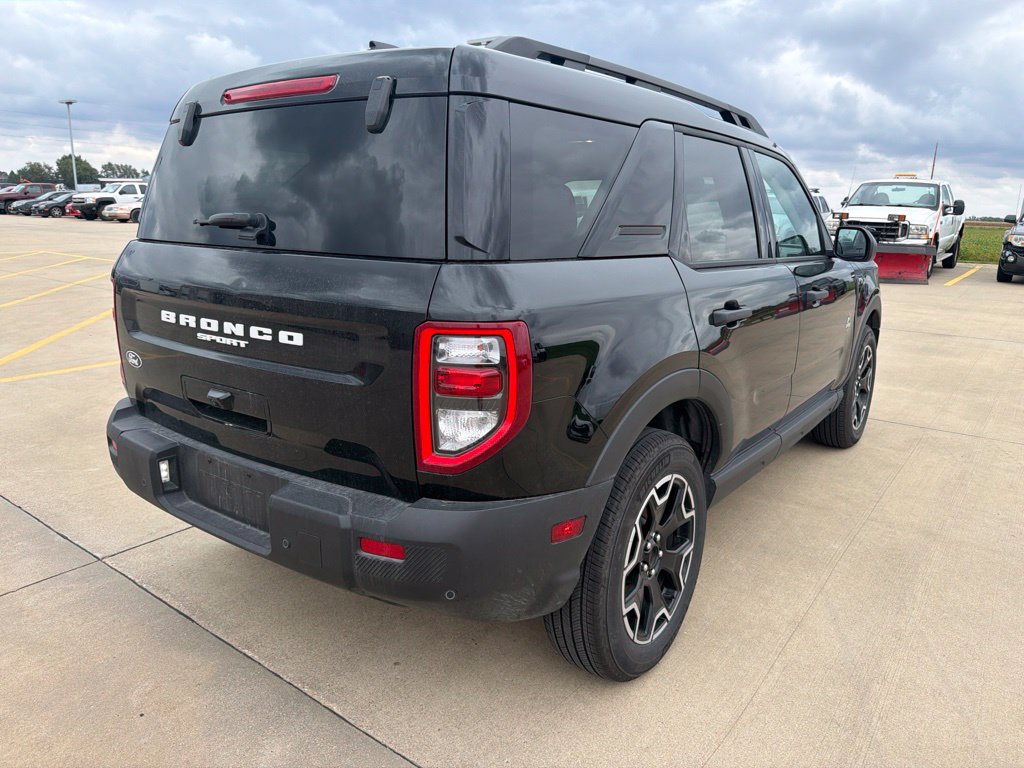 Used 2026 Ford Bronco Sport Outer Banks AWD/4WD image 3