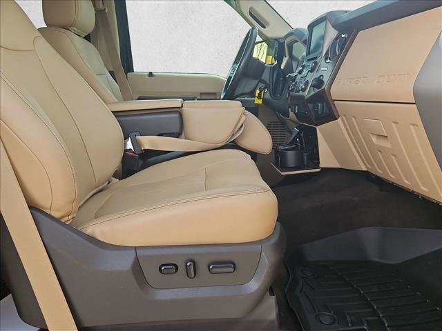 Used 2015 Ford F250 Lariat image 19