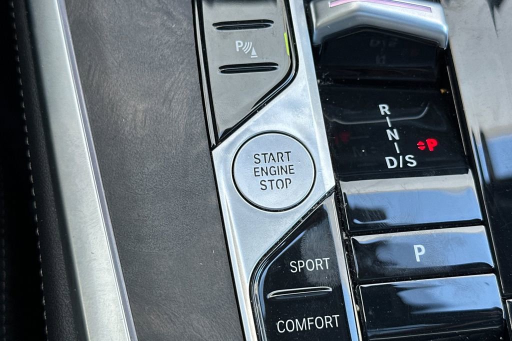 Used 2023 BMW X7 xDrive40i w/ M Sport Package image 25